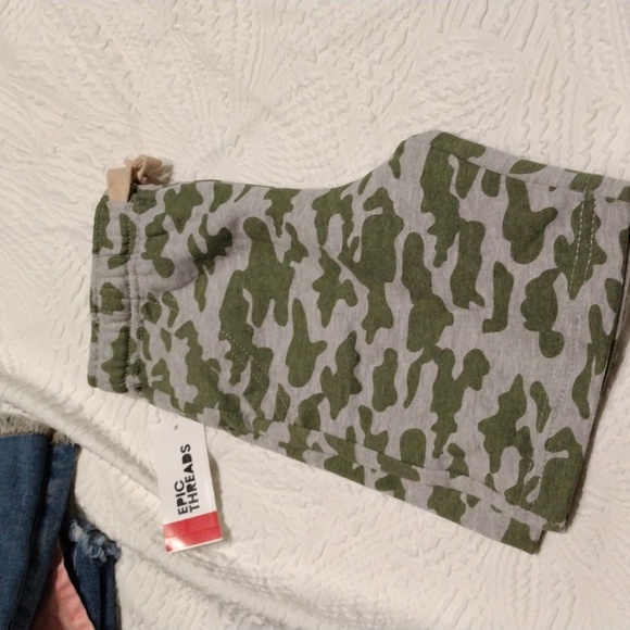 Epic thread boys shorts NWT - Picture 4 of 4